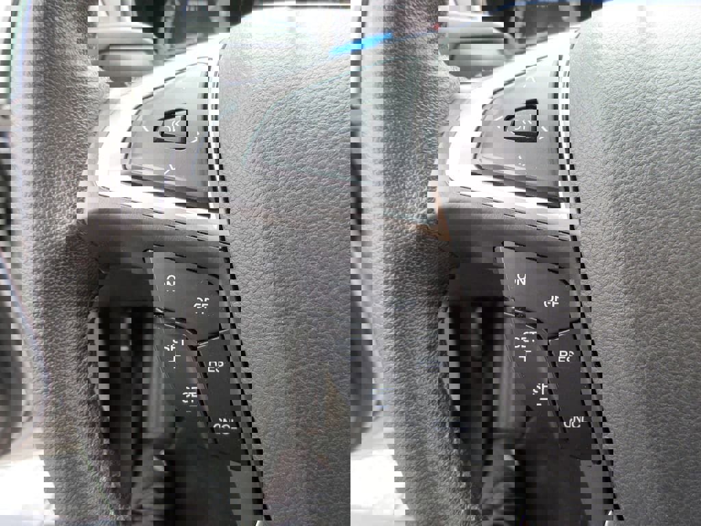 Used 2016 Ford Fusion SE w/ Equipment Group 201A image 24