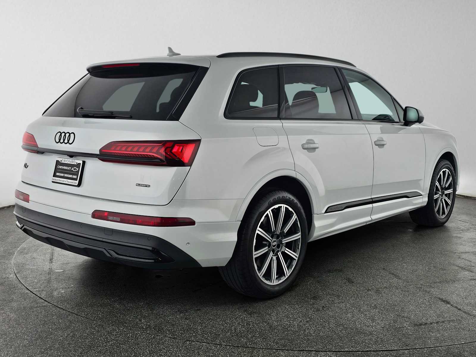 Used 2023 Audi Q7 2.0T Premium Plus AWD/4WD image 3