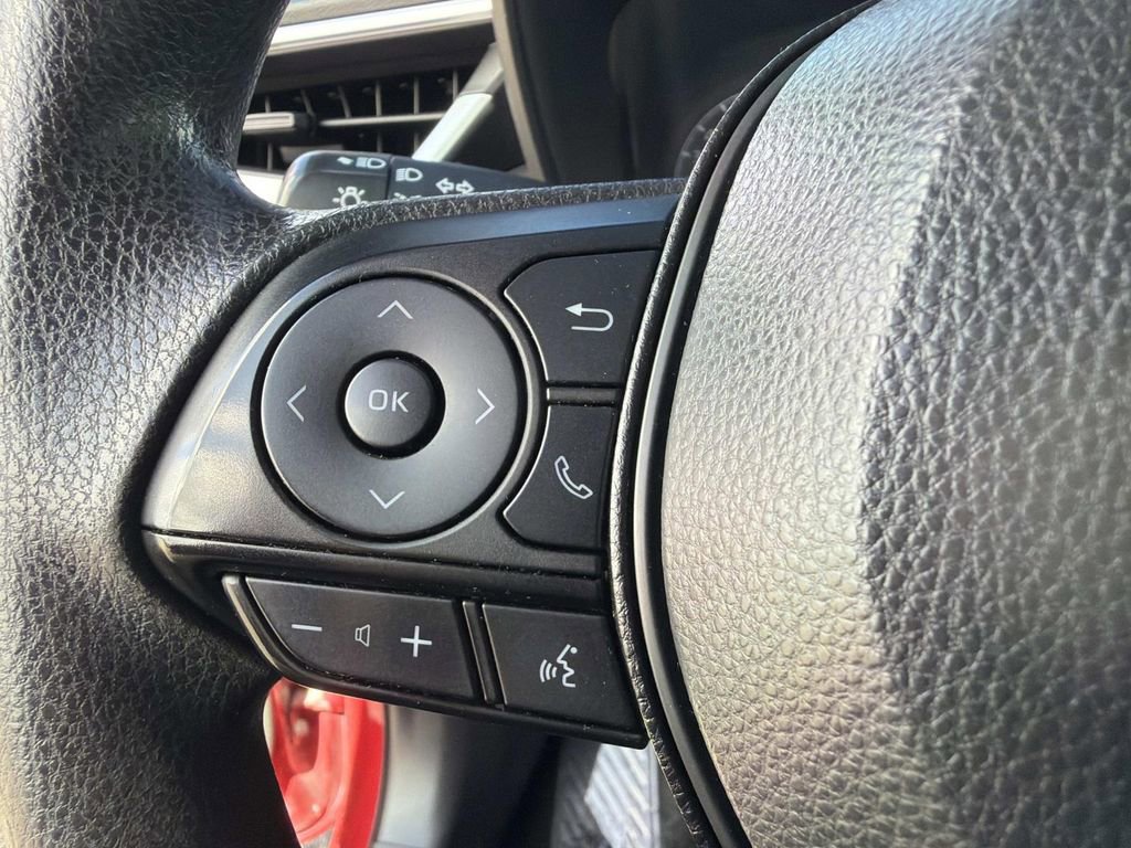 Used 2020 Toyota Corolla LE image 28