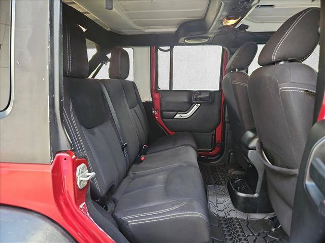 Used 2013 Jeep Wrangler Unlimited Rubicon w/ Connectivity Group AWD/4WD image 19