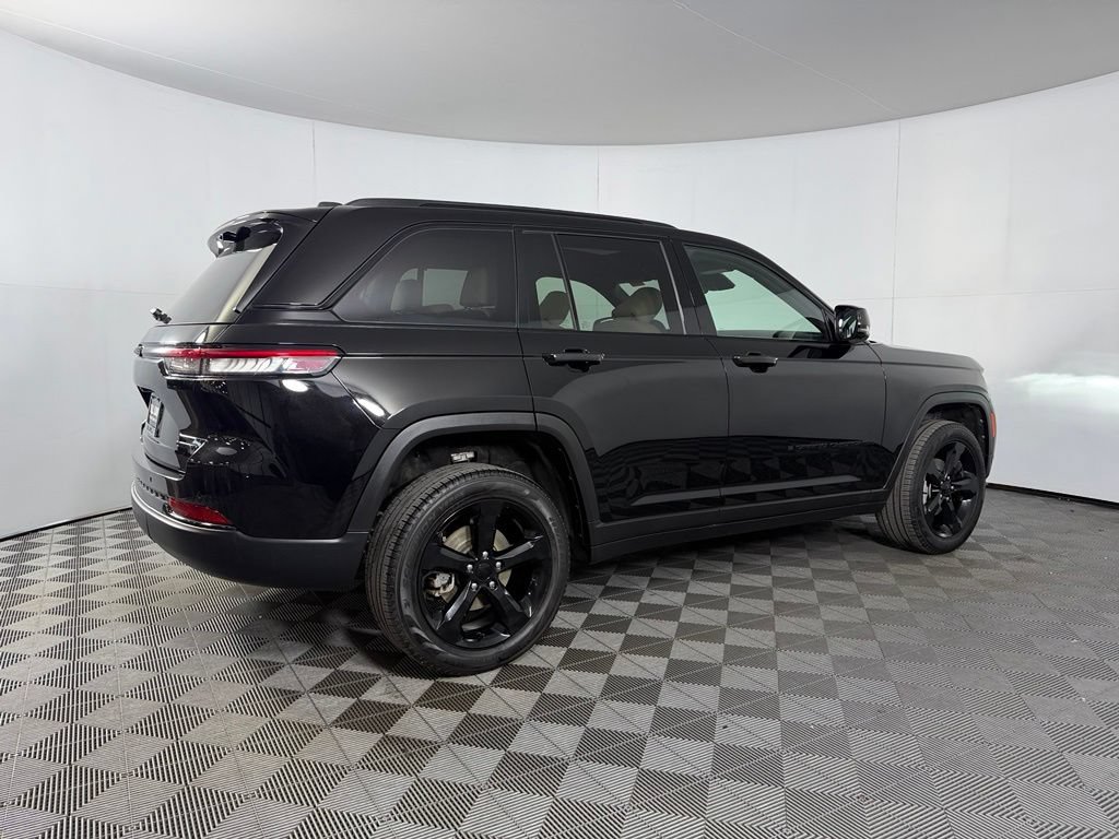 Certified 2025 Jeep Grand Cherokee Limited w/ Luxury Tech Group II AWD/4WD image 7