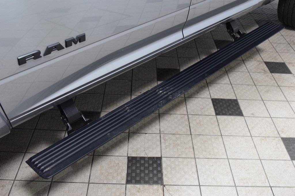 Used 2023 RAM 2500 Limited image 31