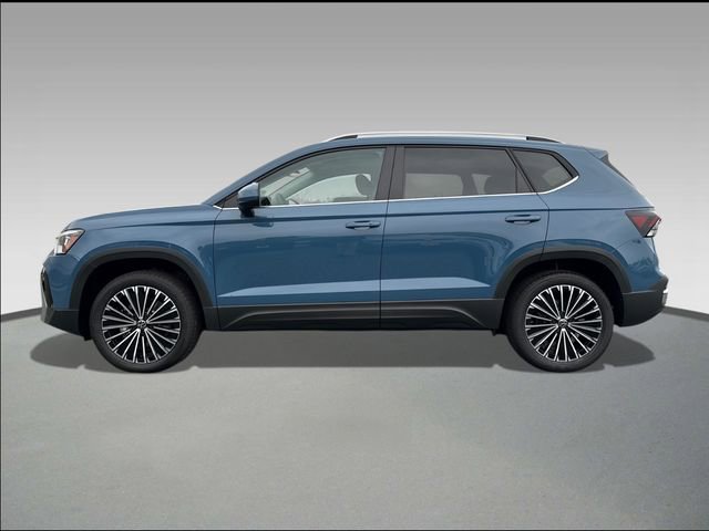 New 2026 Volkswagen Taos SE image 3