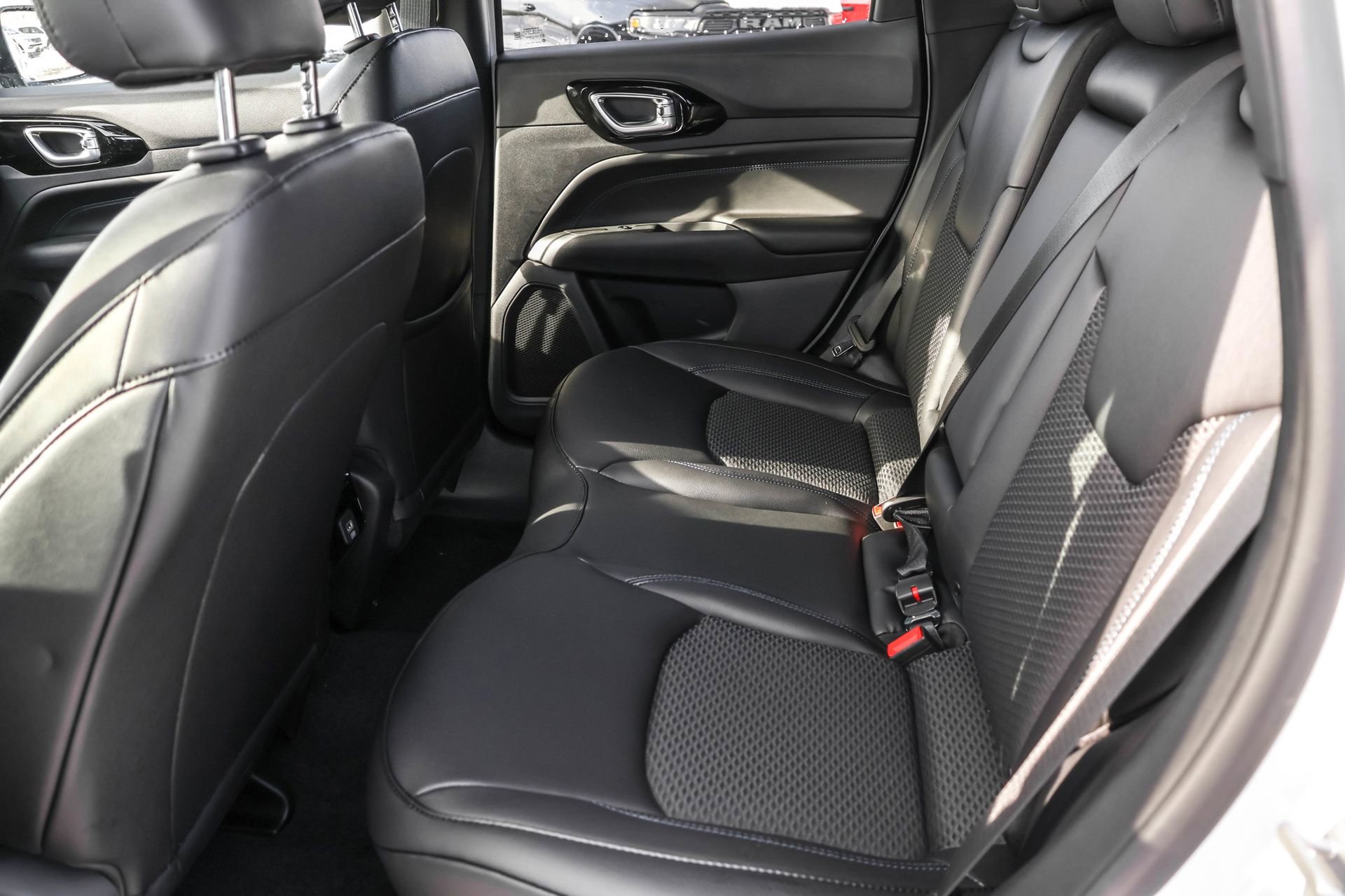 New 2026 Jeep Compass Latitude image 12