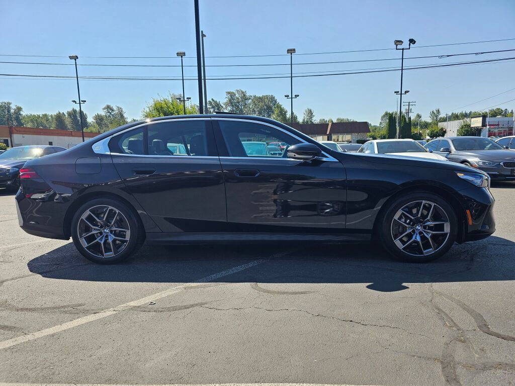 Used 2026 BMW 530i xDrive w/ Premium Package AWD/4WD image 6
