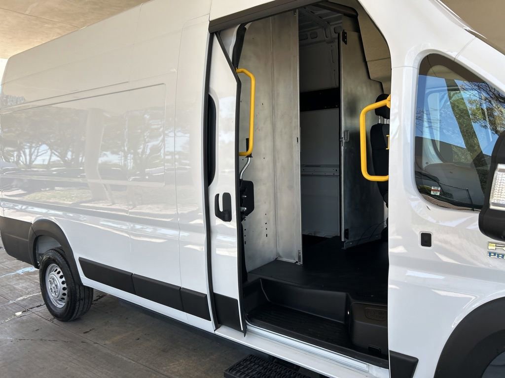 Used 2024 RAM ProMaster 3500 w/ Delivery Van Package image 18