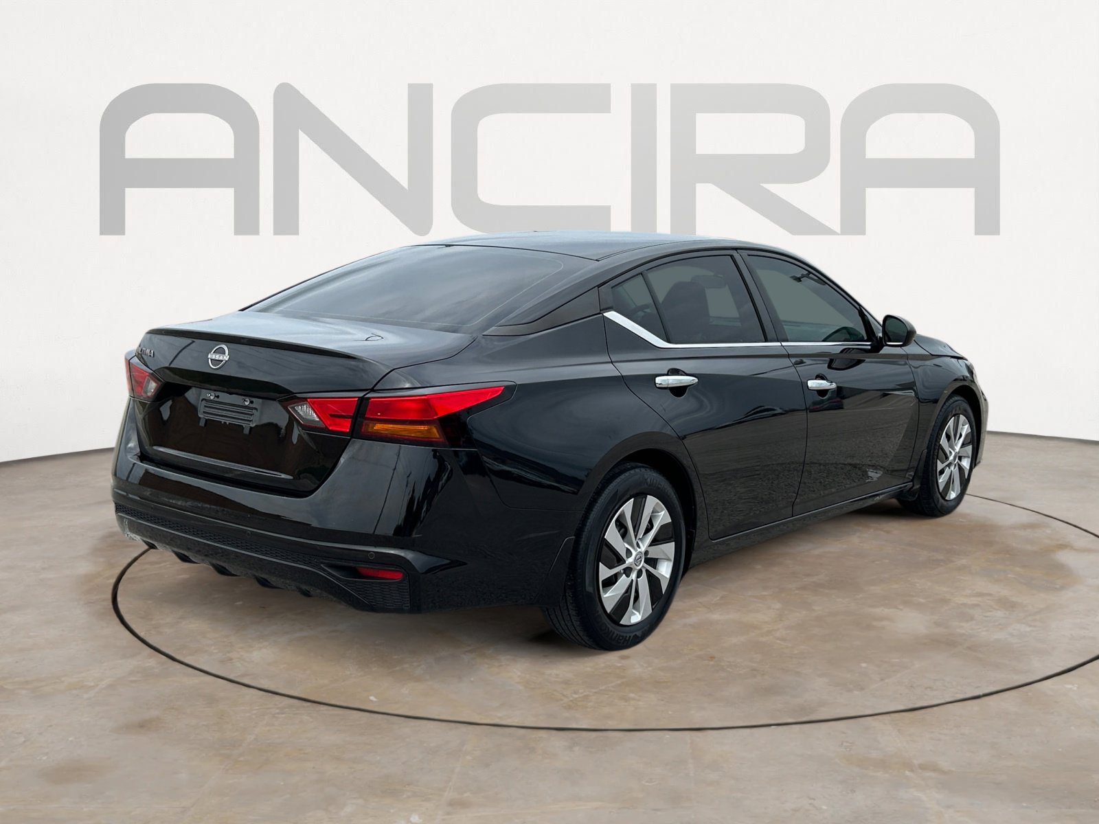 Used 2024 Nissan Altima 2.5 S FWD image 10