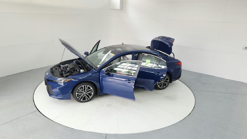 Used 2025 Toyota Camry XLE w/ Premium Plus Package AWD/4WD image 18