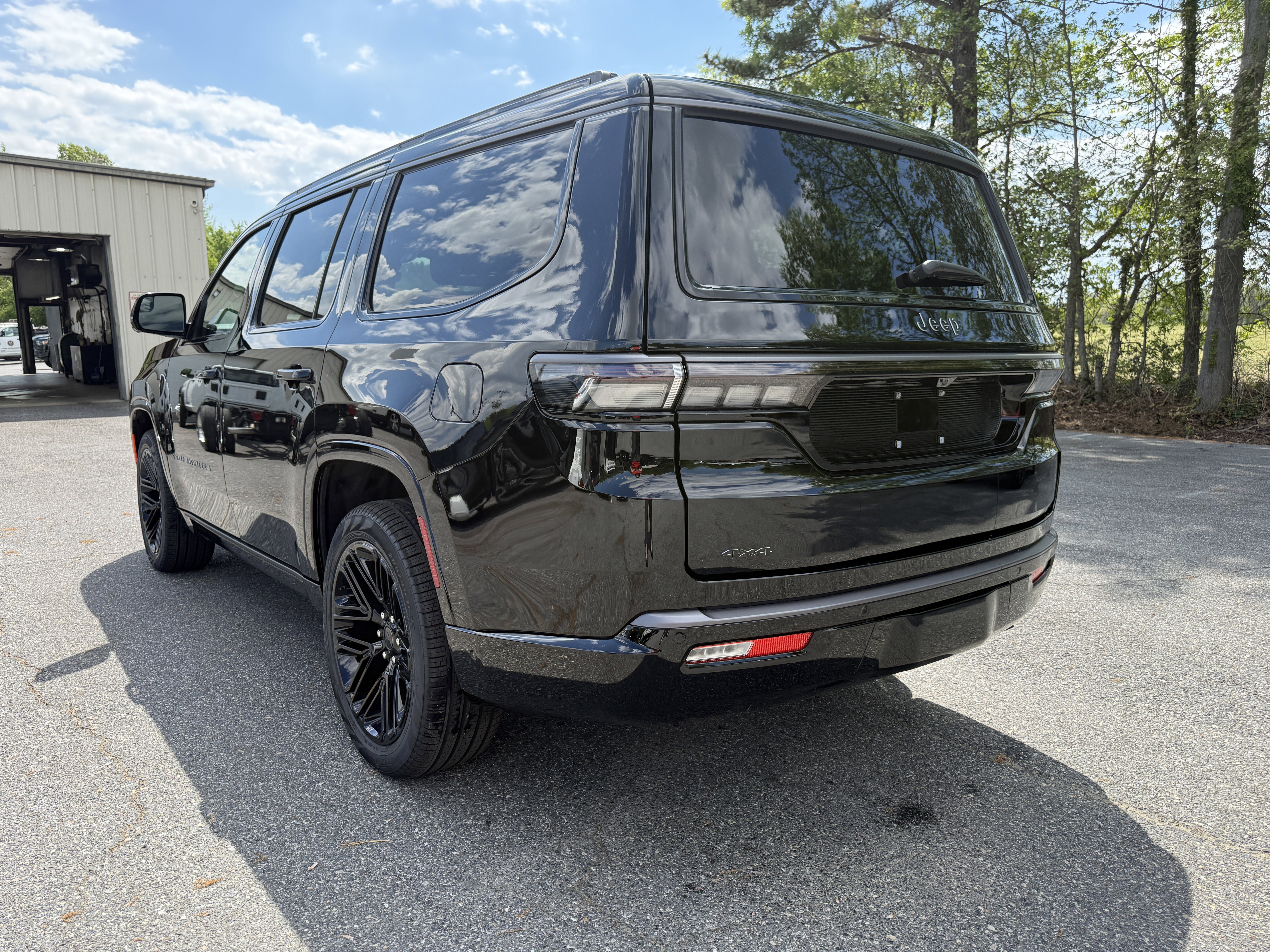 New 2026 Jeep Grand Wagoneer Limited AWD/4WD image 5