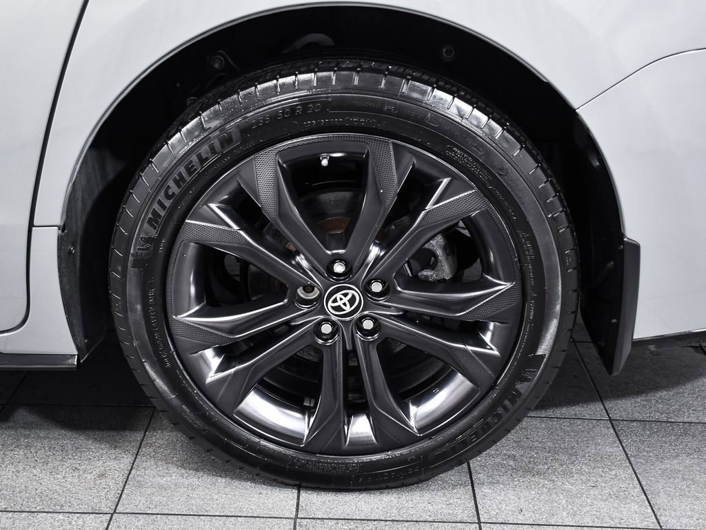 Used 2024 Toyota Sienna XSE image 8