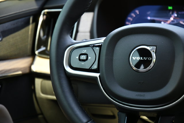 New 2026 Volvo XC90 B6 Plus w/ Protection Package Premier AWD/4WD image 22