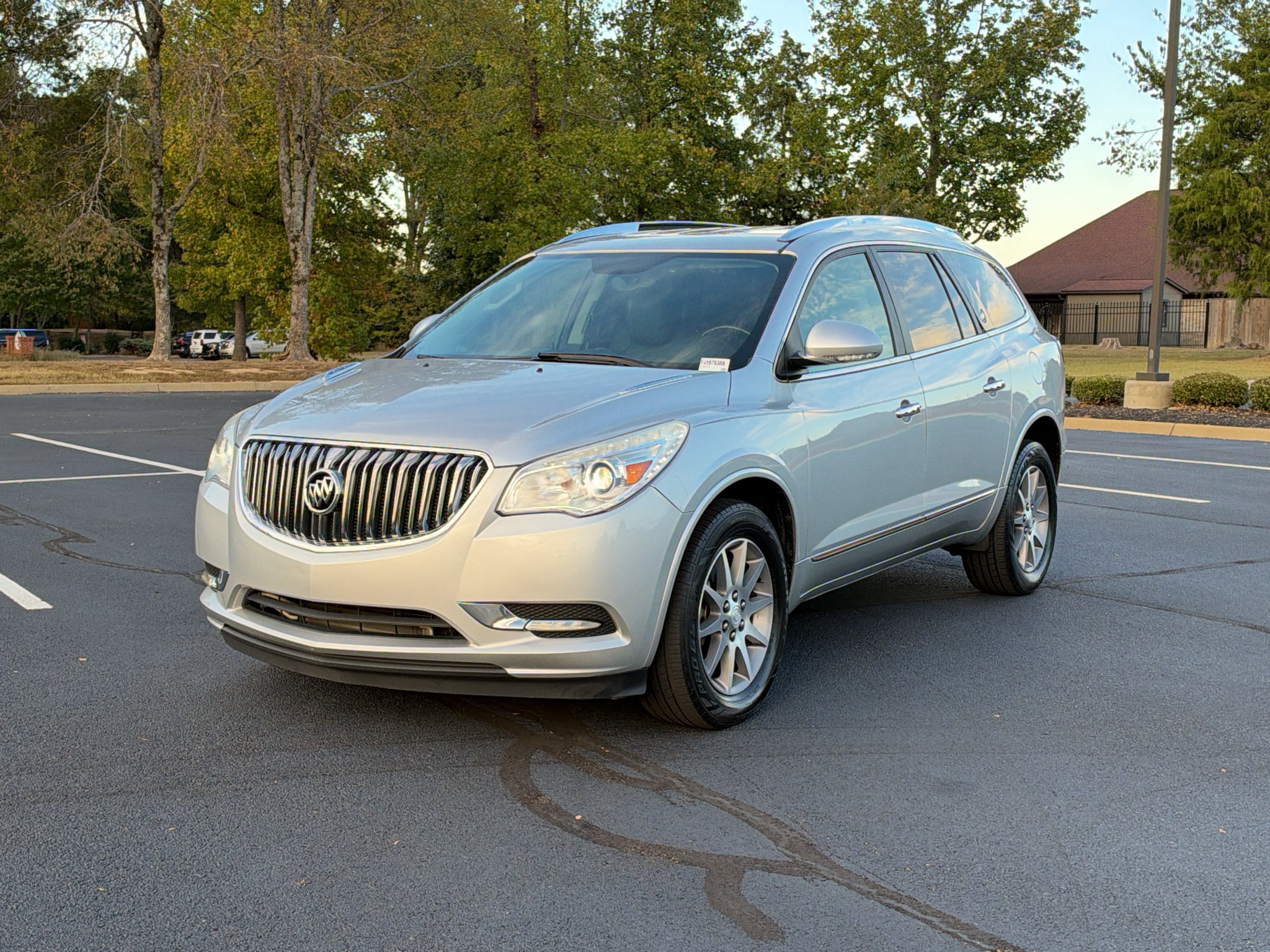 Used 2015 Buick Enclave Leather FWD image 1