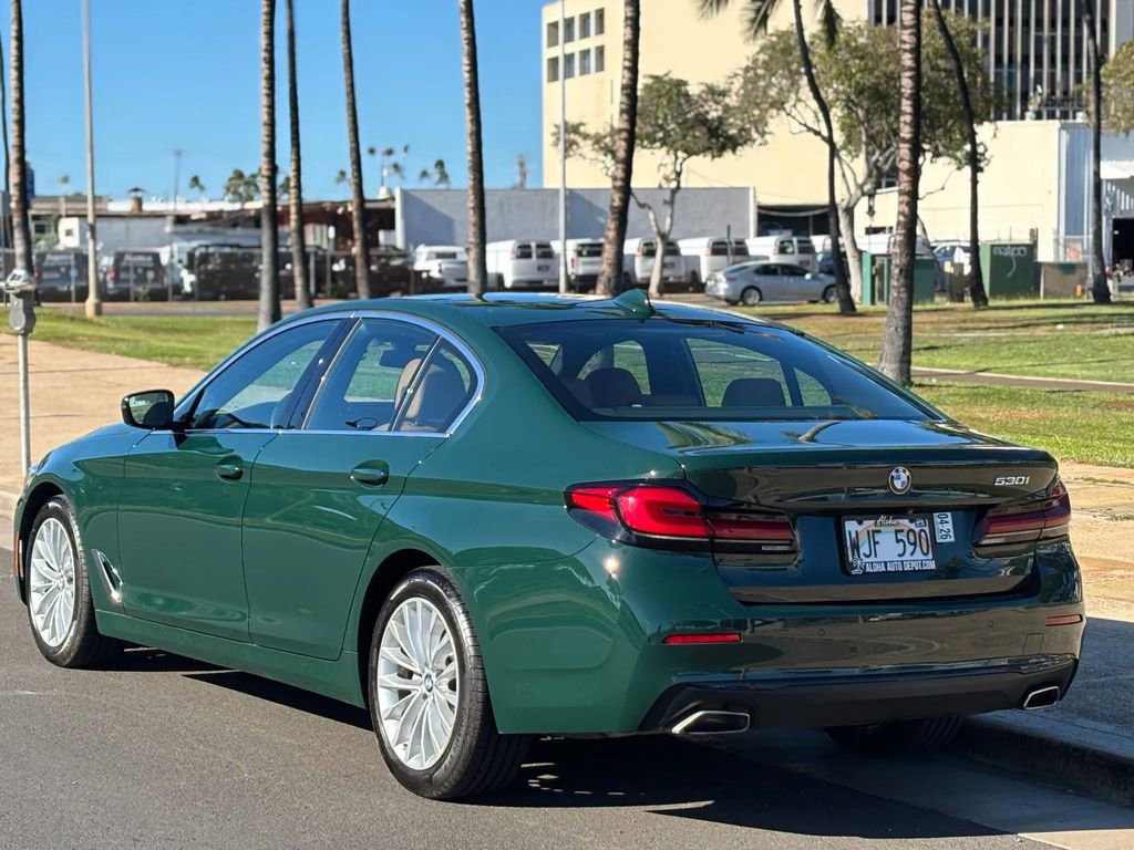 Used 2022 BMW 530i w/ Premium Package image 3