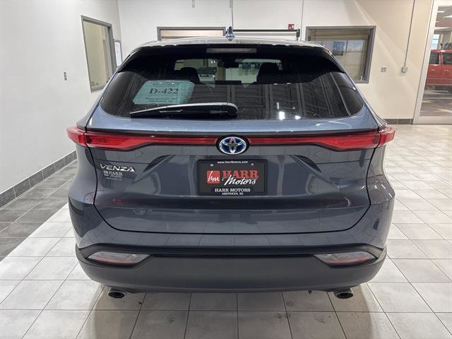 Used 2023 Toyota Venza LE image 3