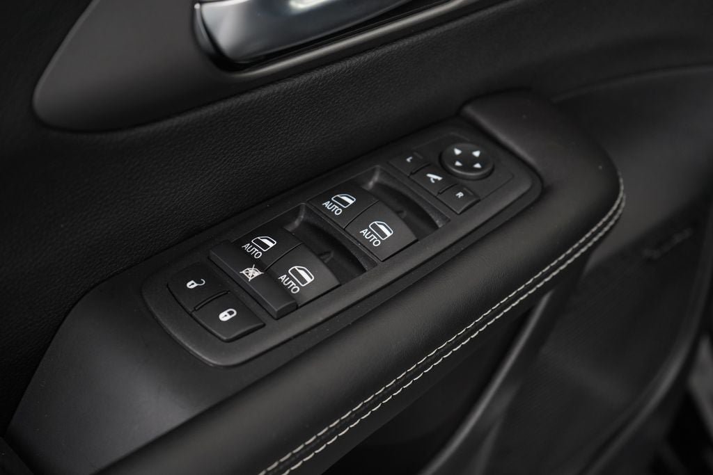 New 2027 Chrysler Pacifica Limited w/ Family Tech Group FWD image 20