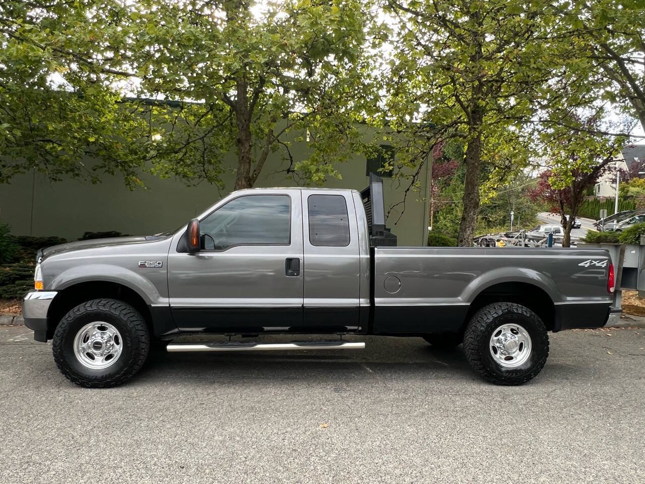 Used 2003 Ford F250 Lariat AWD/4WD image 2