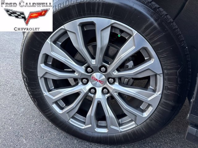 Certified 2021 GMC Yukon Denali w/ Denali Premium Package AWD/4WD image 5