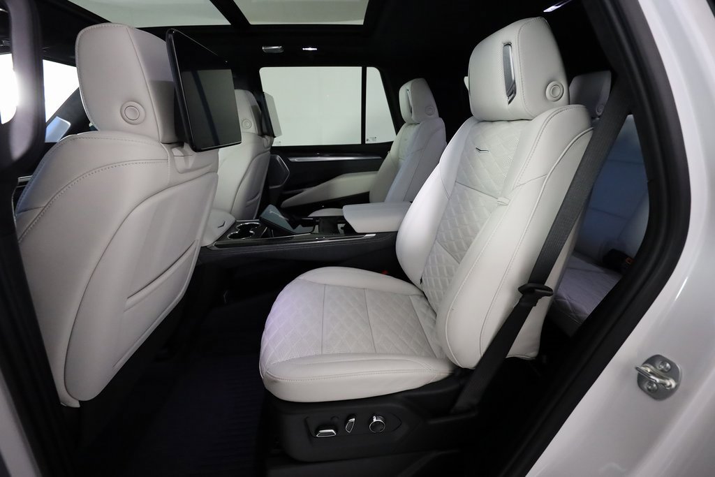 Used 2025 Cadillac Escalade V image 16
