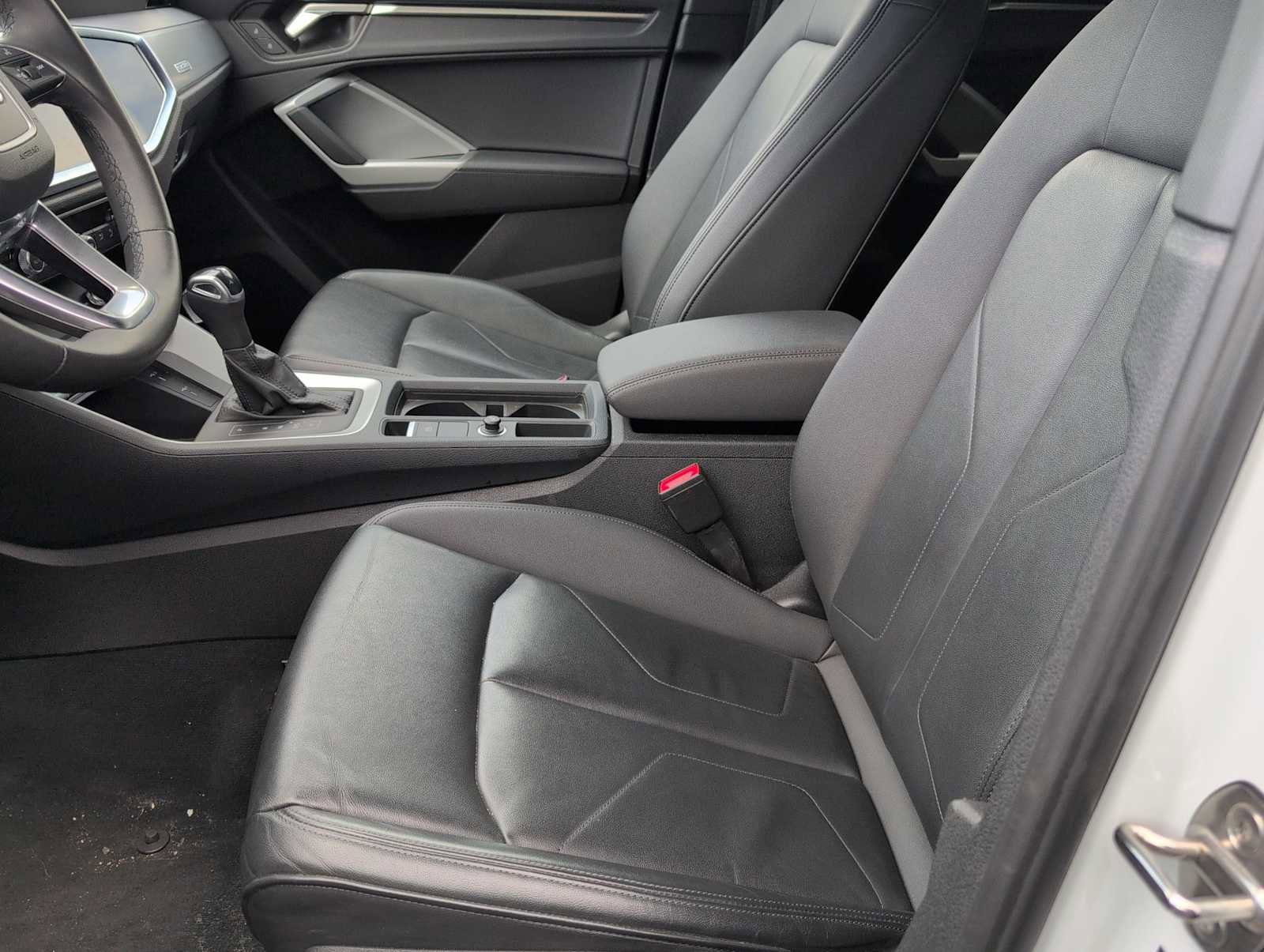 Used 2025 Audi Q3 2.0T Premium AWD/4WD image 16