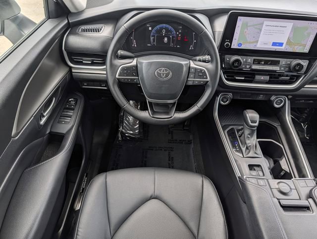 Used 2025 Toyota Grand Highlander FWD image 12