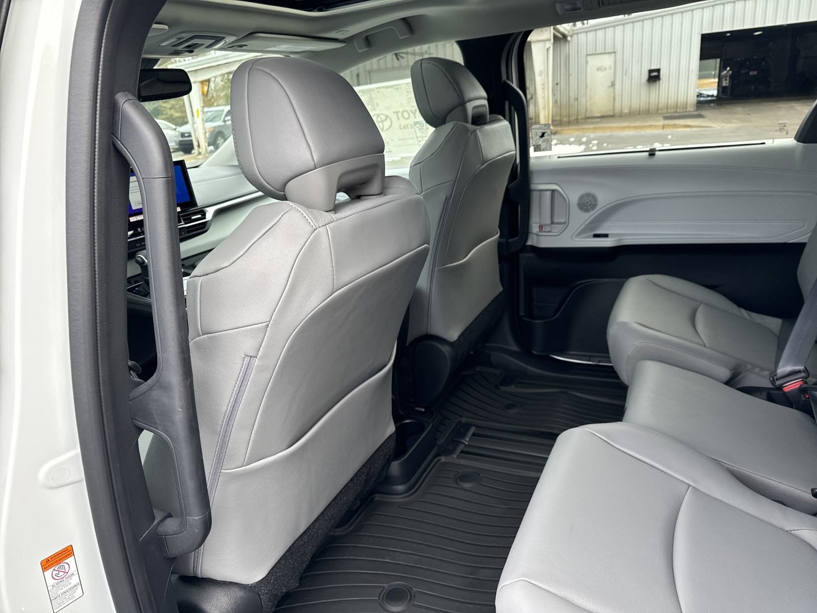 New 2025 Toyota Sienna XLE FWD image 26