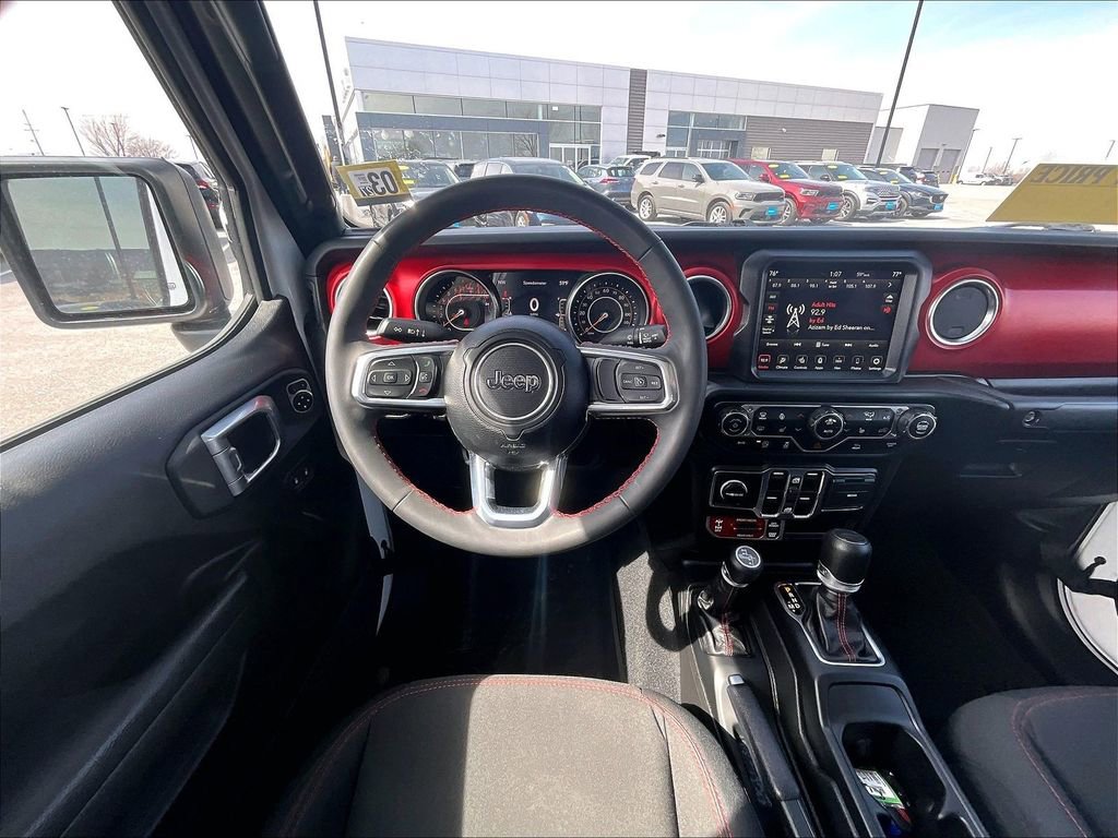 Used 2023 Jeep Gladiator Rubicon w/ Cold Weather Group image 17