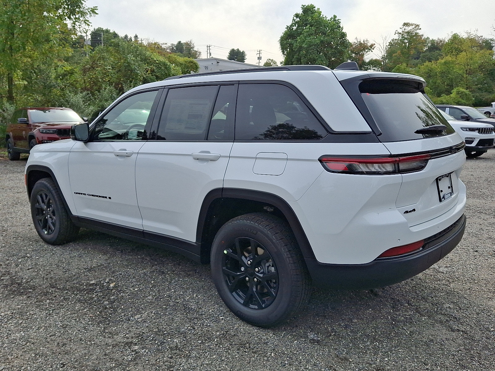 New 2025 Jeep Grand Cherokee Altitude image 3