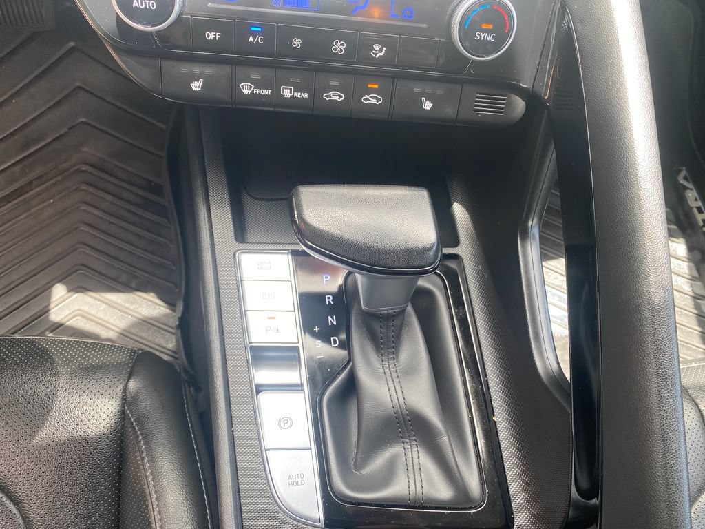 Certified 2024 Hyundai Elantra Limited FWD image 35