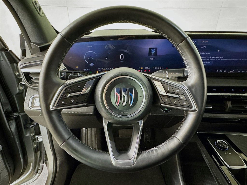 Certified 2025 Buick Enclave Preferred image 9