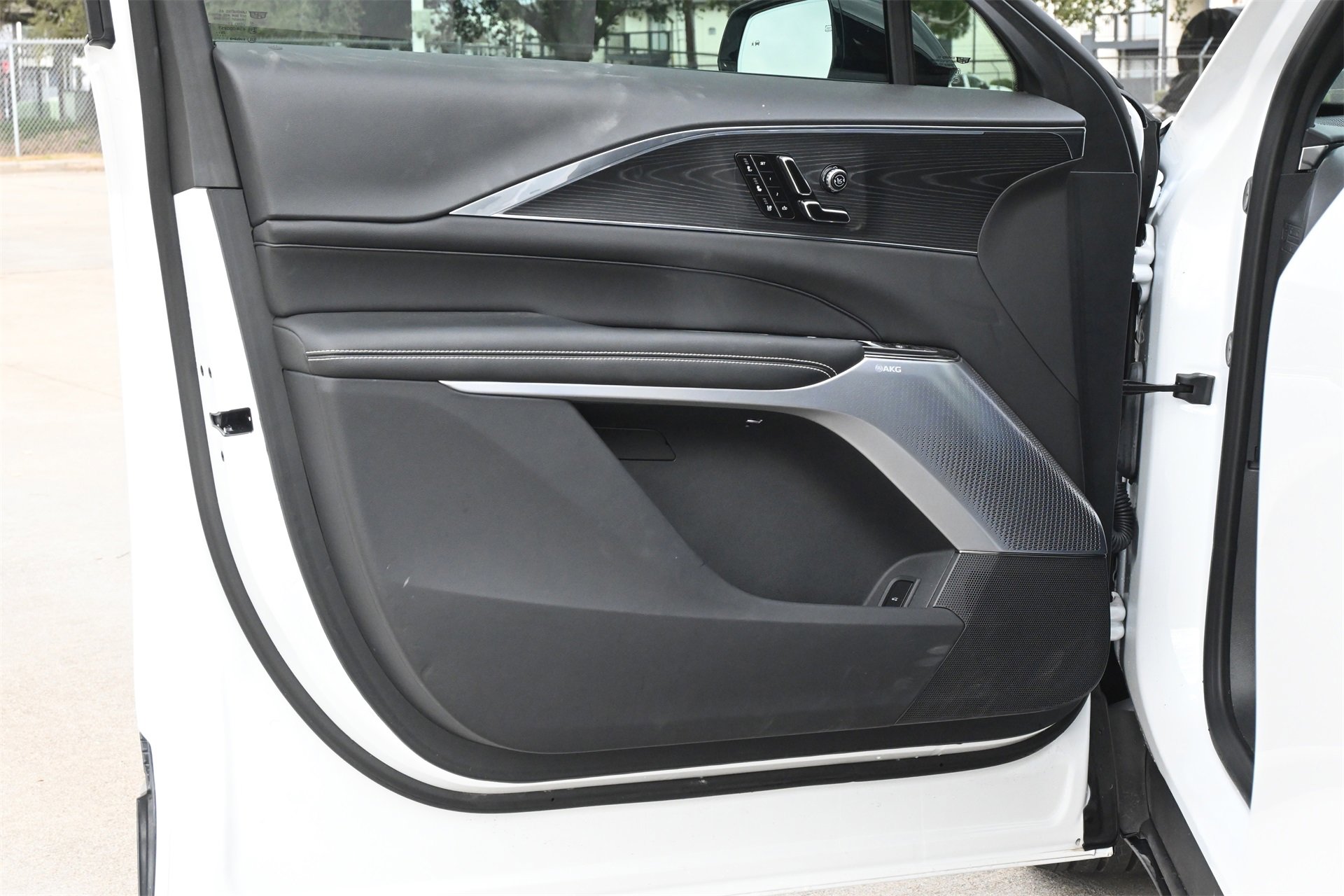 Certified 2024 Cadillac Lyriq Luxury image 18