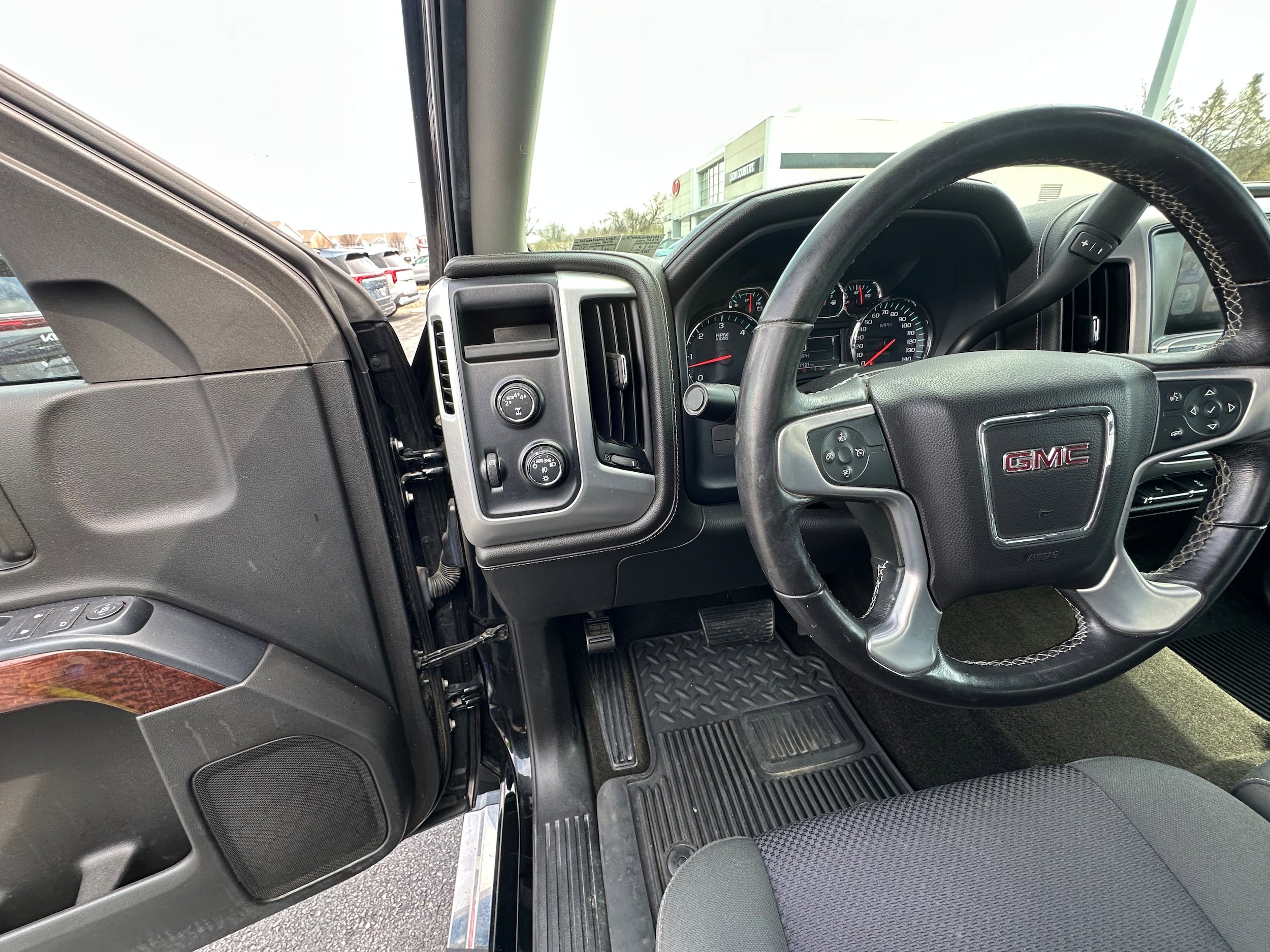 Used 2017 GMC Sierra 1500 SLE w/ SLE Value Package image 22