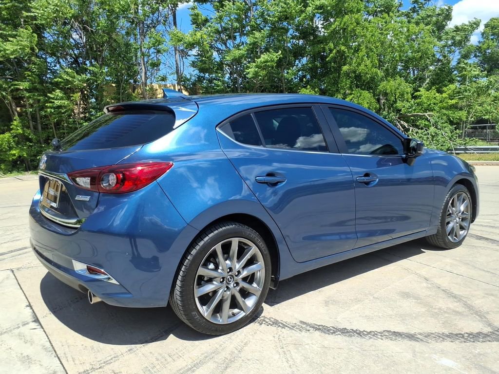 Used 2018 MAZDA MAZDA3 Touring image 3