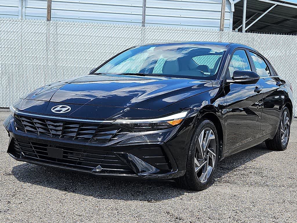 Used 2025 Hyundai Elantra Limited