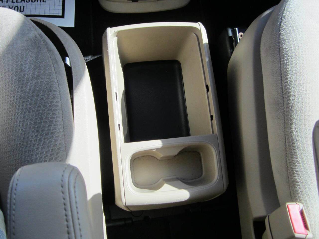 Used 2013 Dodge Grand Caravan SE image 27
