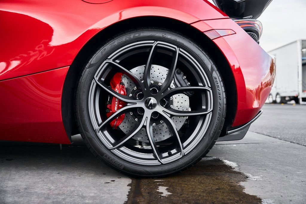 Used 2021 McLaren 720S Performance image 30