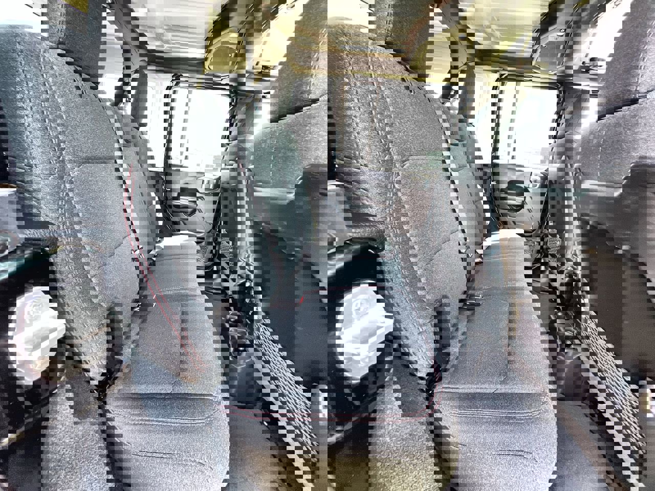 Used 2025 Jeep Wrangler Unlimited Rubicon image 25