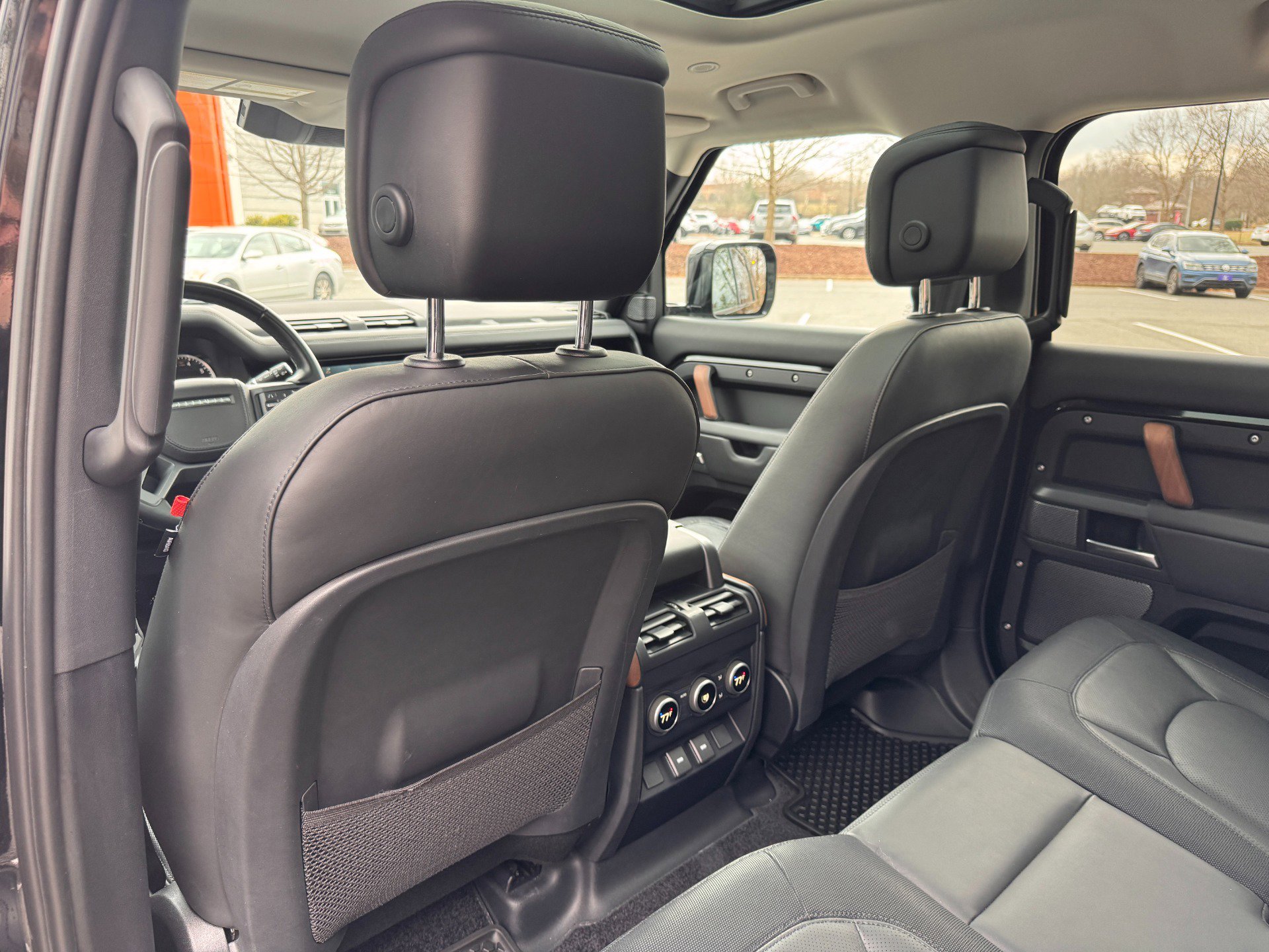 Used 2023 Land Rover Defender 110 X-Dynamic SE AWD/4WD image 44