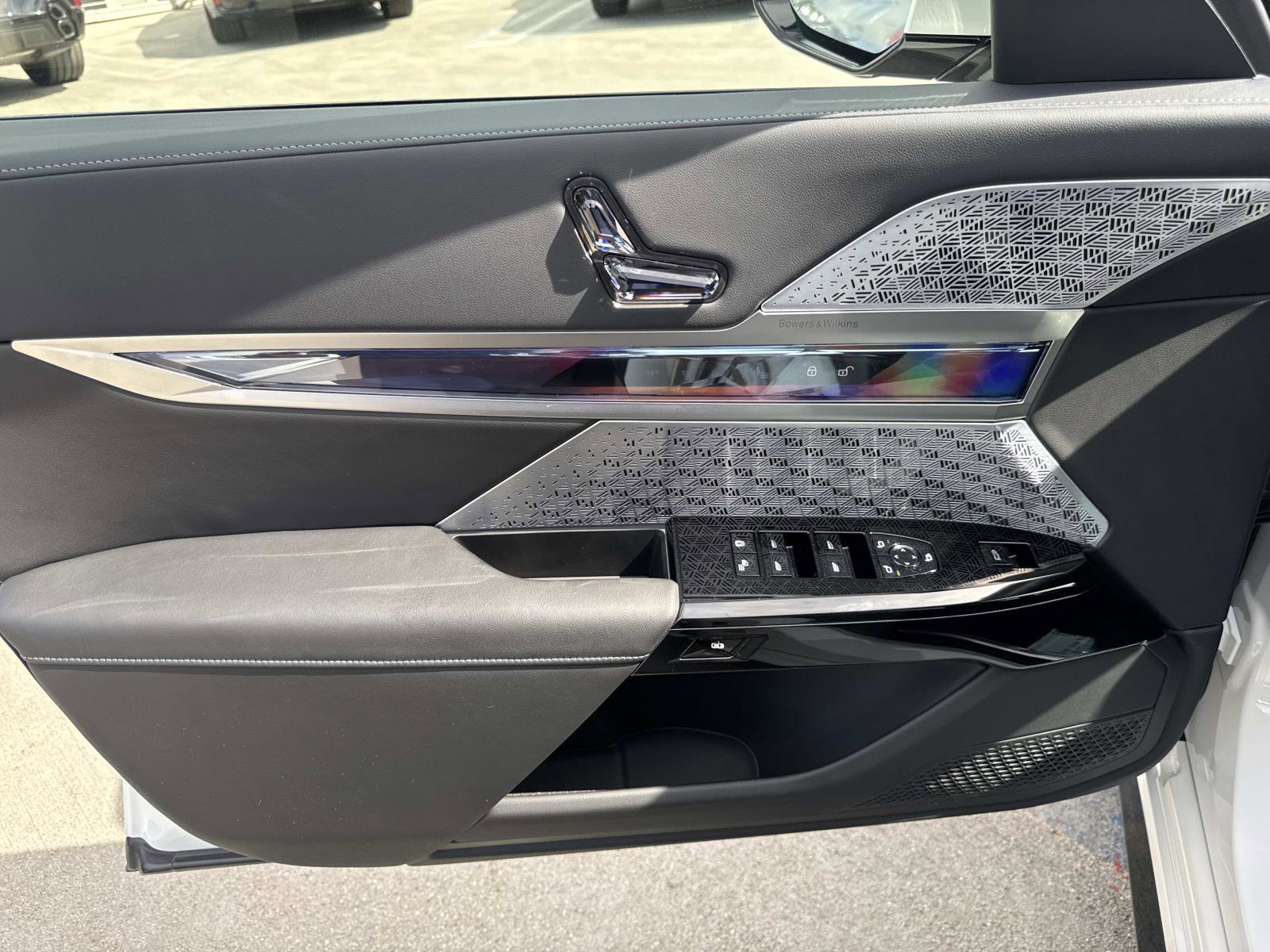 Used 2025 BMW i7 eDrive50 w/ M Sport Package image 16