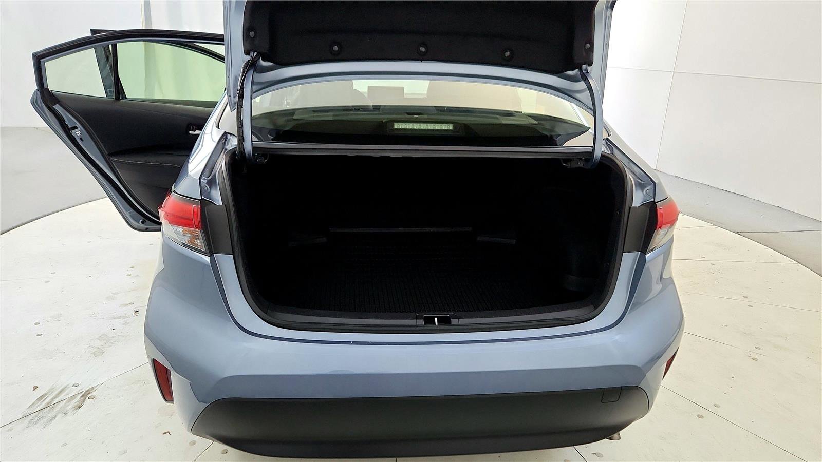 Certified 2025 Toyota Corolla XLE image 20