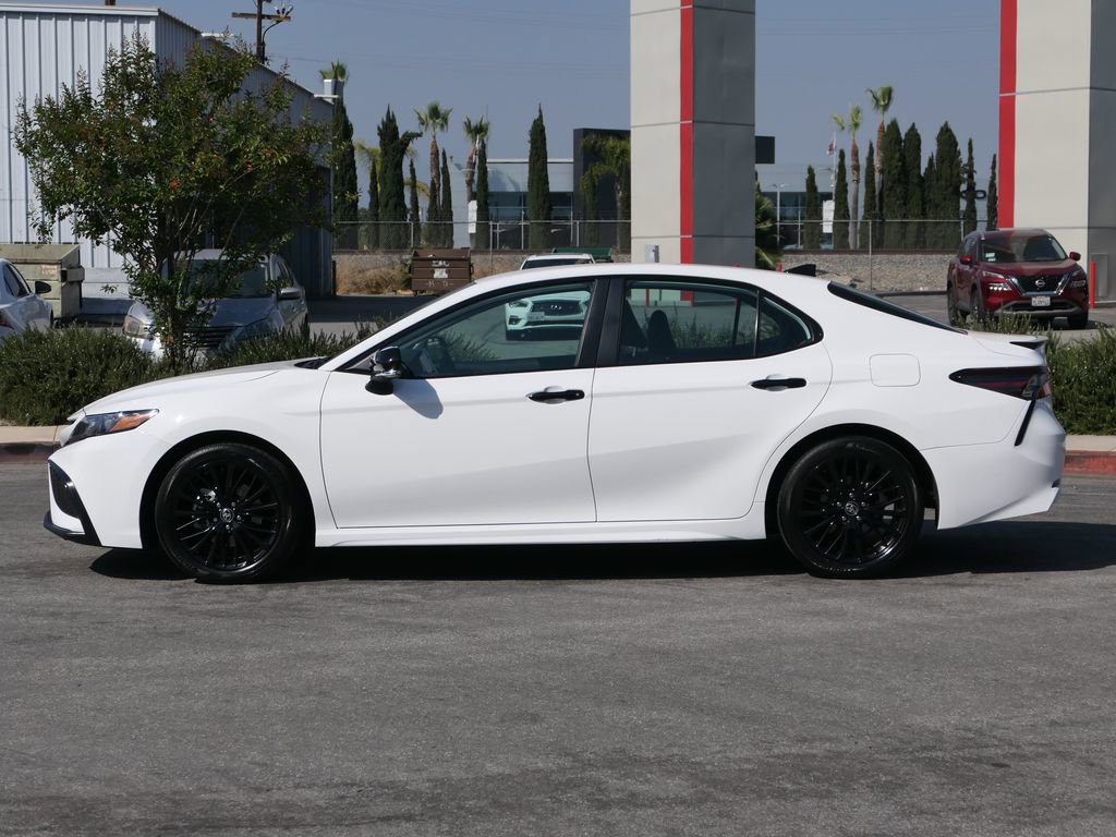 Used 2022 Toyota Camry SE w/ Convenience Package FWD image 6