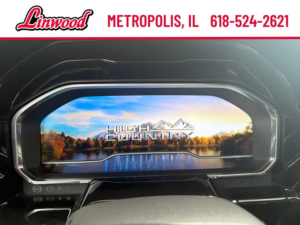 Used 2022 Chevrolet Silverado 1500 High Country w/ High Country Premium Package AWD/4WD image 2