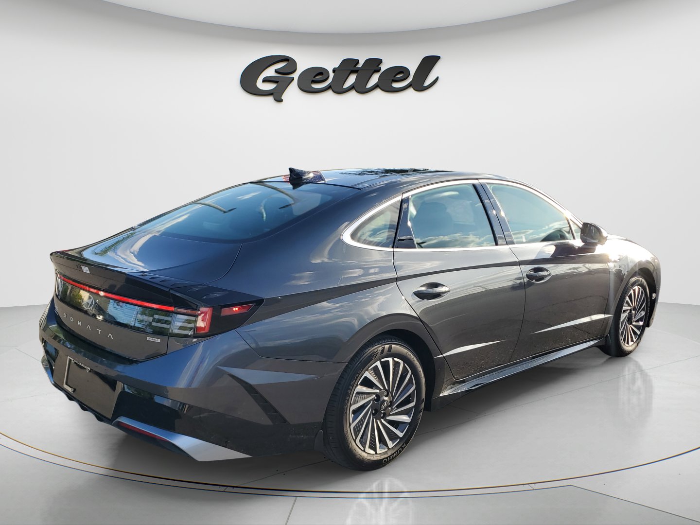 Certified 2025 Hyundai Sonata Limited FWD image 4