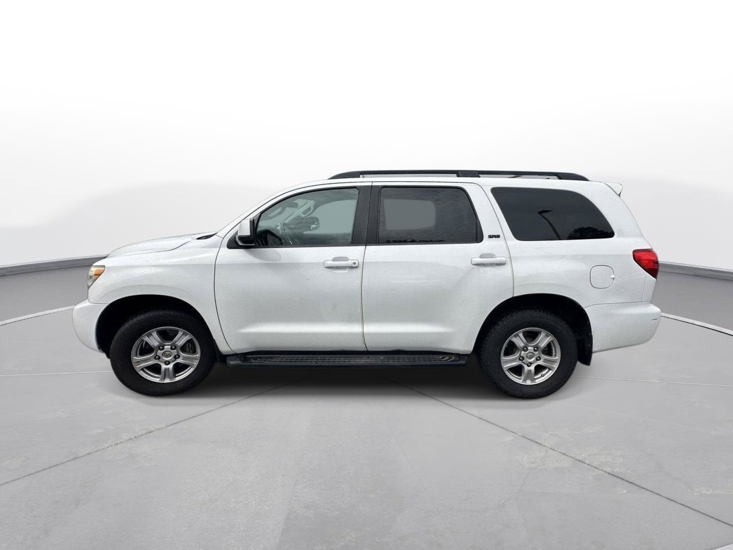 Used 2016 Toyota Sequoia SR5 RWD image 9