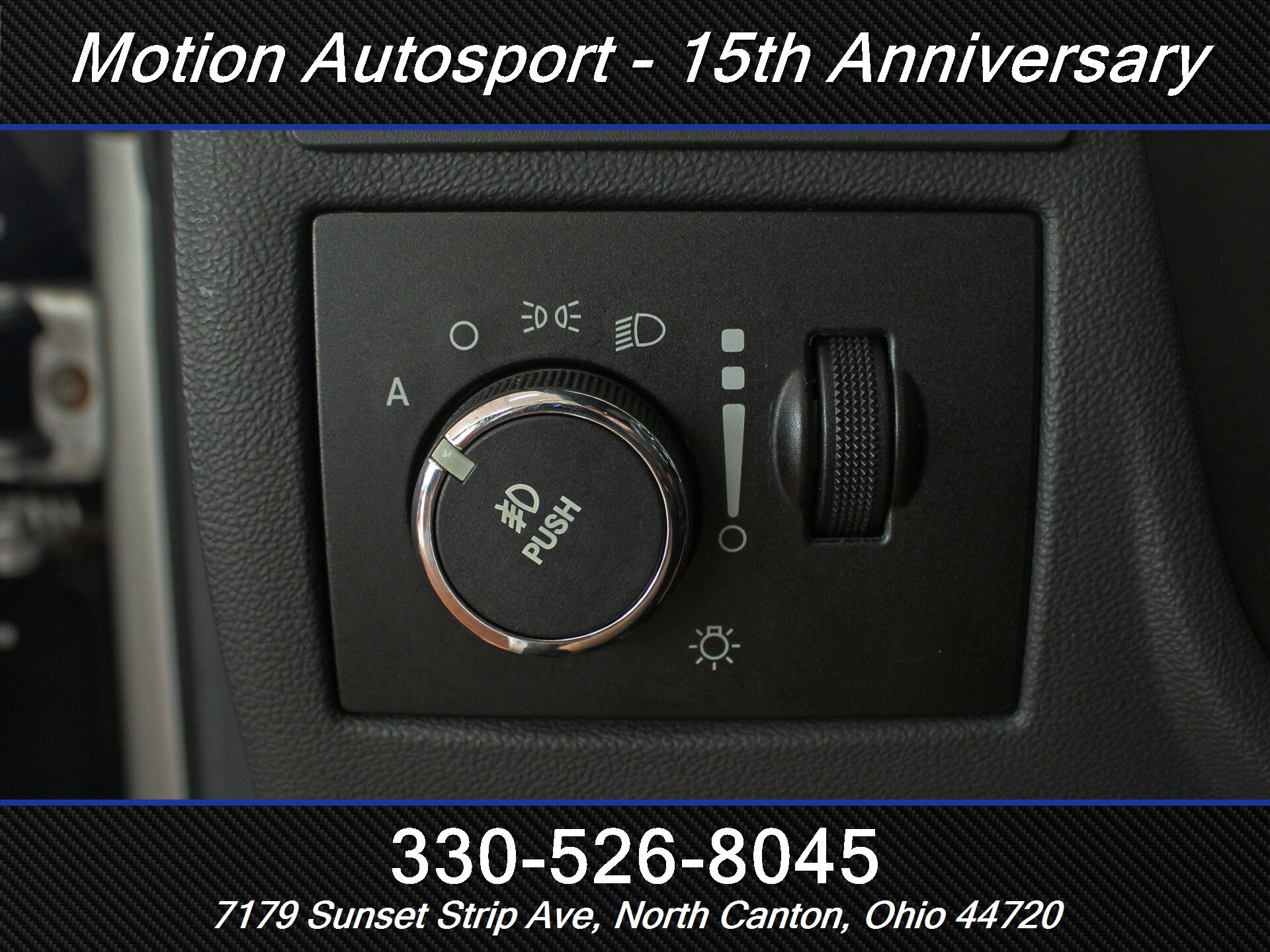 Used 2012 Dodge Challenger SRT8 RWD image 17