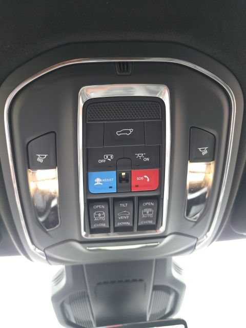 Used 2025 Jeep Wagoneer S Launch Edition AWD/4WD image 18