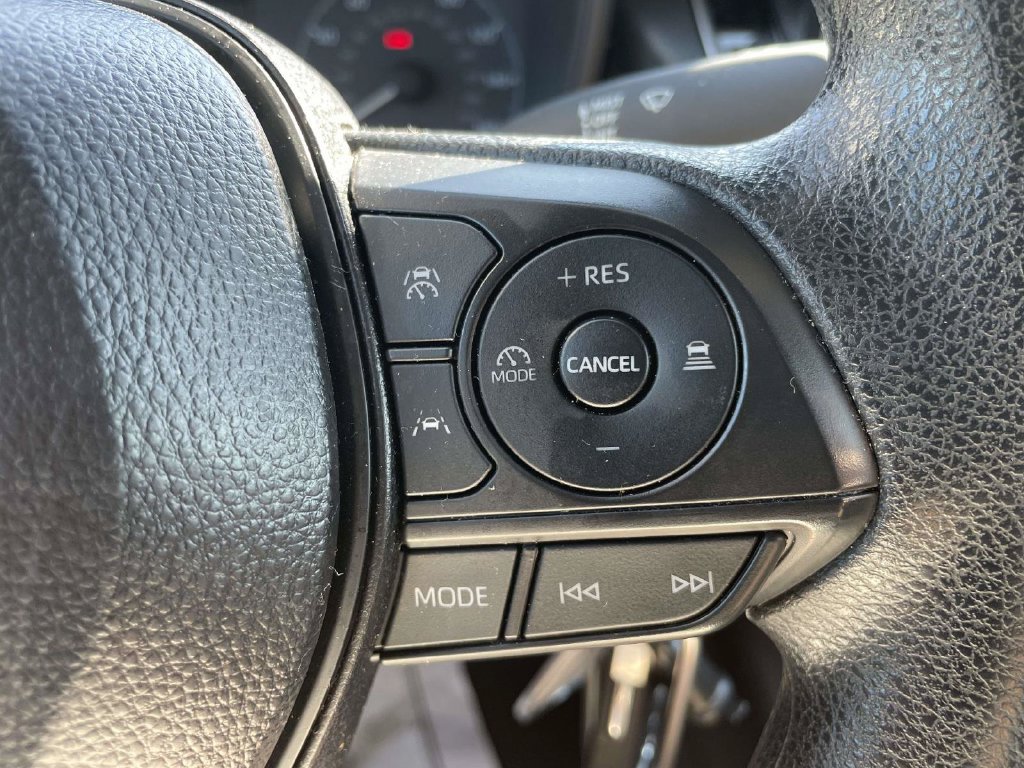 Used 2025 Toyota Corolla LE FWD image 22