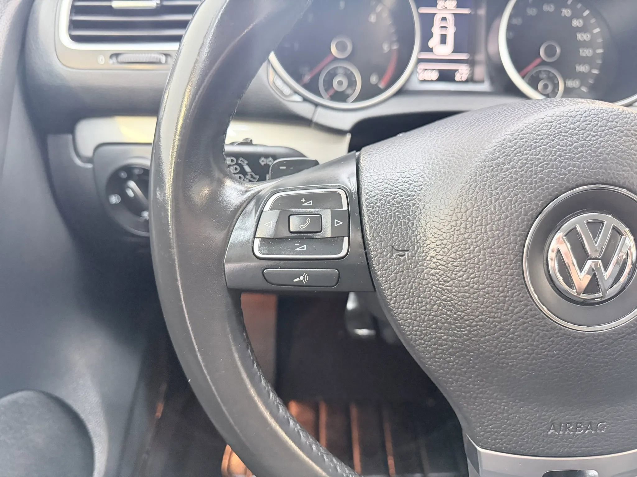 Used 2013 Volkswagen Golf TDI image 17