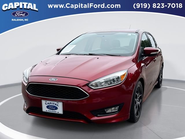 Used 2015 Ford Focus SE FWD image 1