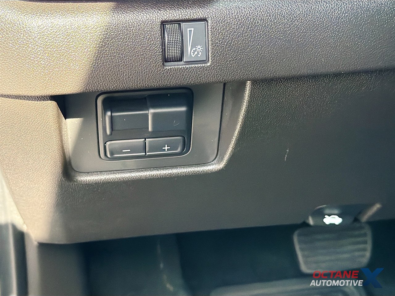 Used 2023 GMC Canyon Elevation w/ Elevation Premium Package AWD/4WD image 10