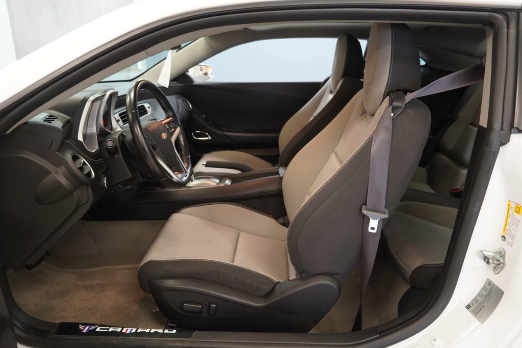 Used 2015 Chevrolet Camaro LT w/ 1LT Preferred Package image 6